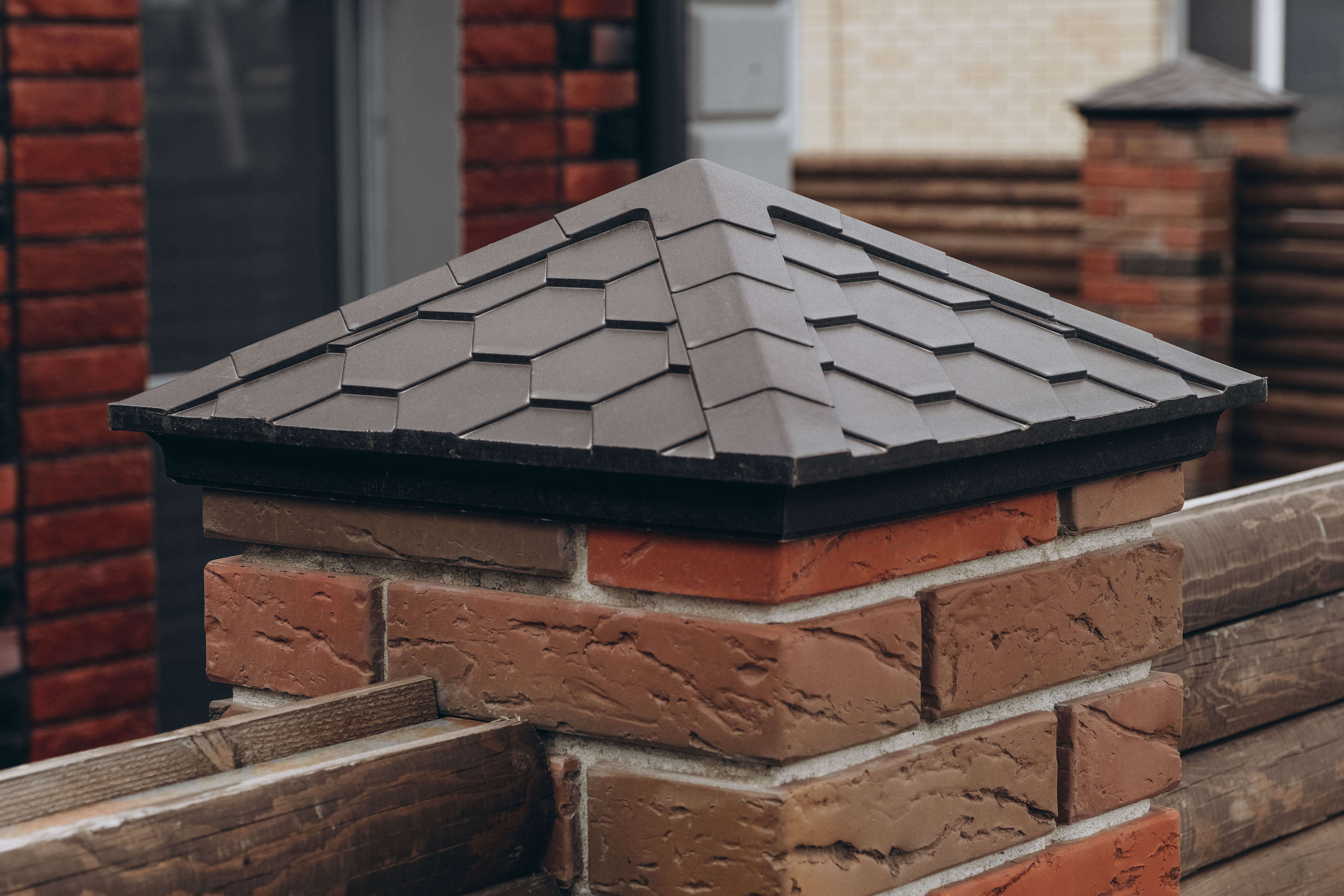 Колпак Zking Эверест Коричневый на столб 1.5х1.5 кирпича (390х390мм) в Чите фото